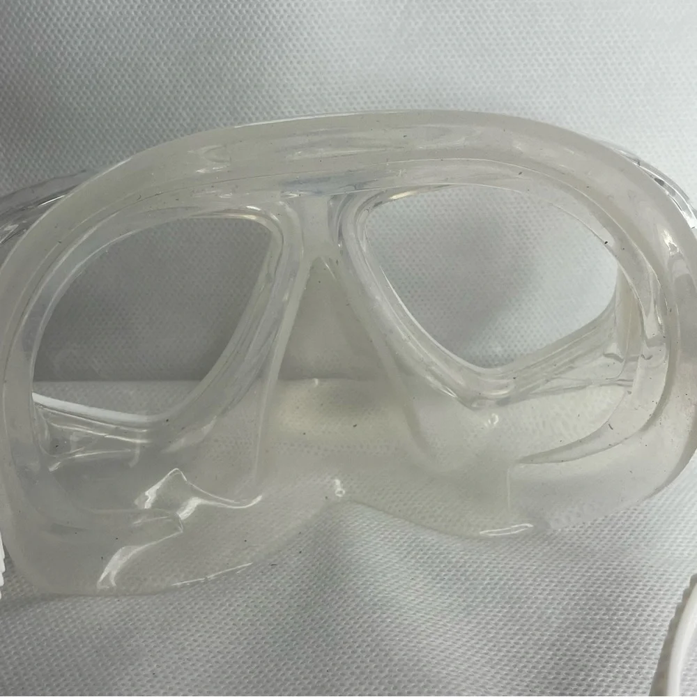 Speedo Jr. Adventure Dive Mask and Matching Snorkel with Clip Set White Clear